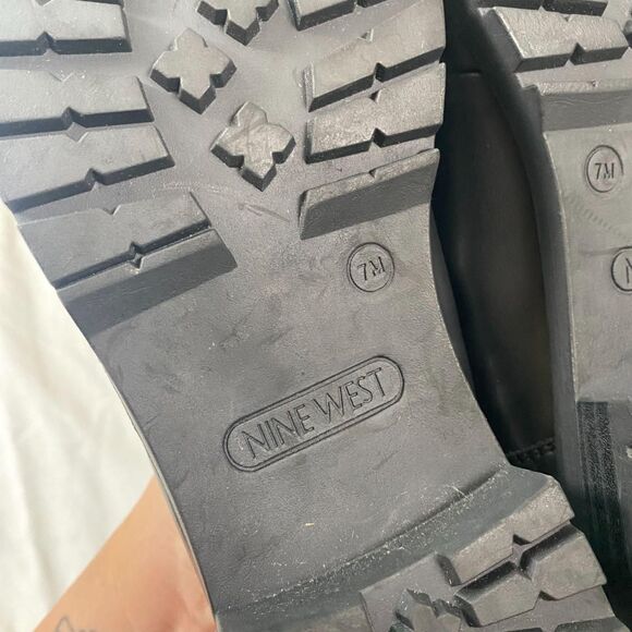 Nine West Chunky Lug Sole Metal Chain Faux Black Leather Platform Loafers US 7 - Picture 6 of 6